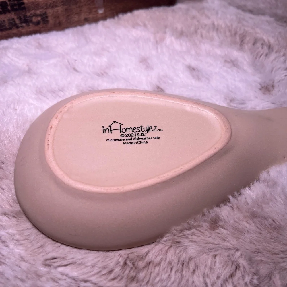 Spectrum Designz Spring Easter Chick w/Flowers Ceramic 9” Spoon Rest - Picture 5 of 10